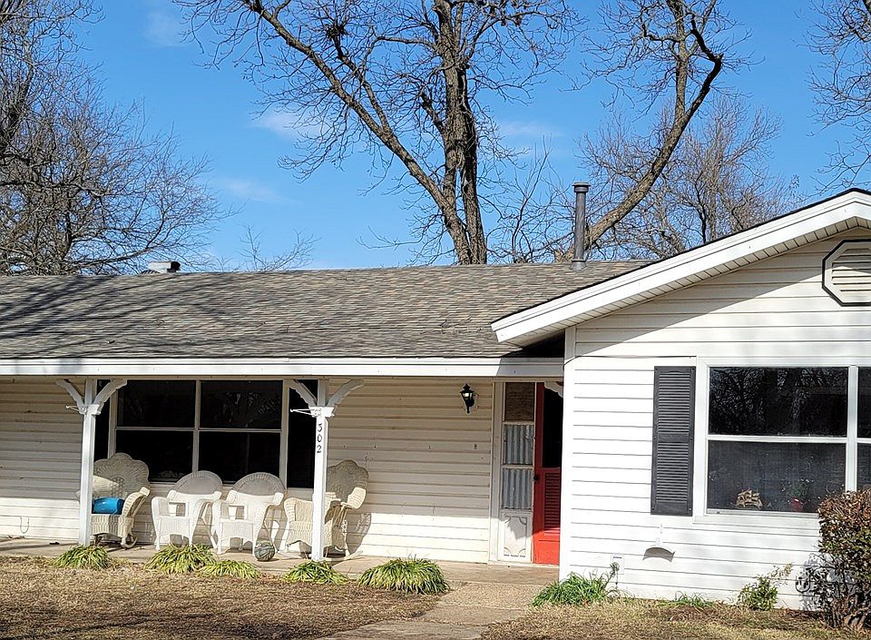 1st image of 302 Honey Grove St