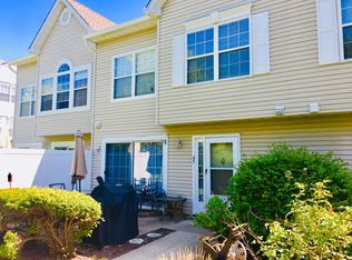 43 Madison Ct, Tinton Falls, NJ
