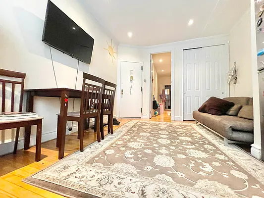 Rented by Century 21 Premier  | media 9