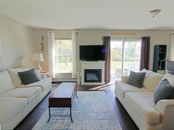 207 Farmall Drive, Hinesburg, VT 05461