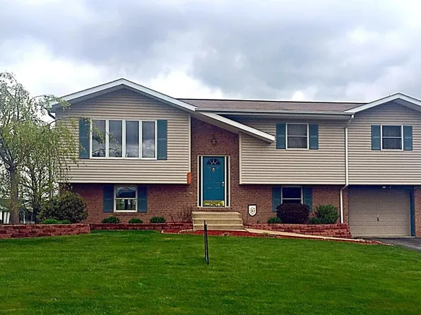 207 Pleasant View Dr #L-36, Greenfield Township, PA 18407