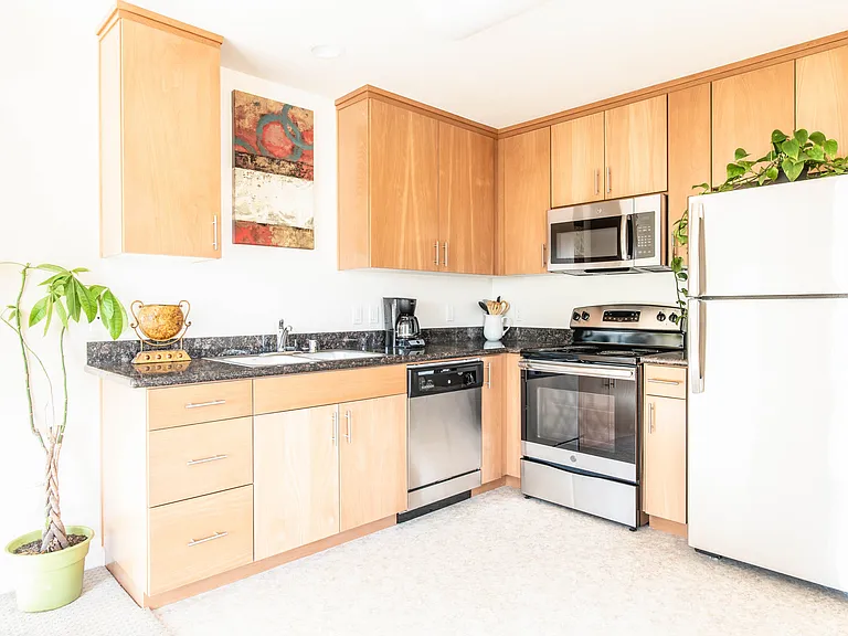 9405 Avenida Maria — Photo 3