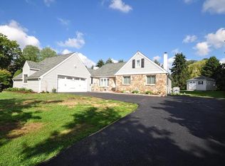 127 Forge Rd, Glen Mills, PA 19342