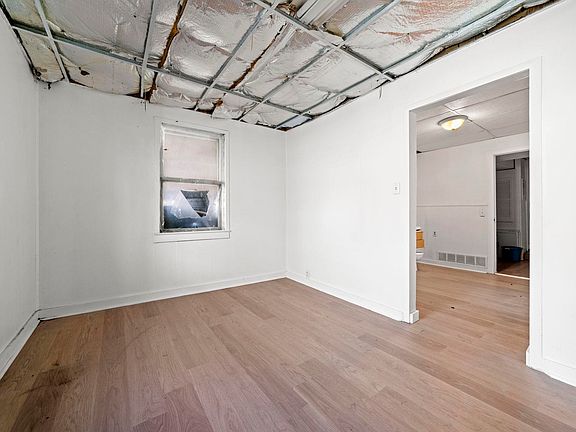 2nd image of 1884 Will James Rd