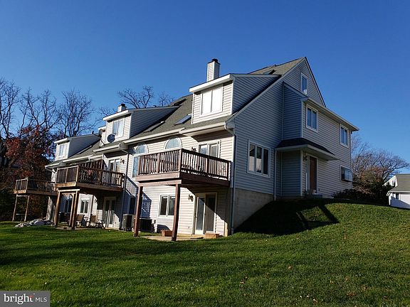 3rd image of 97 W Thomas Ct