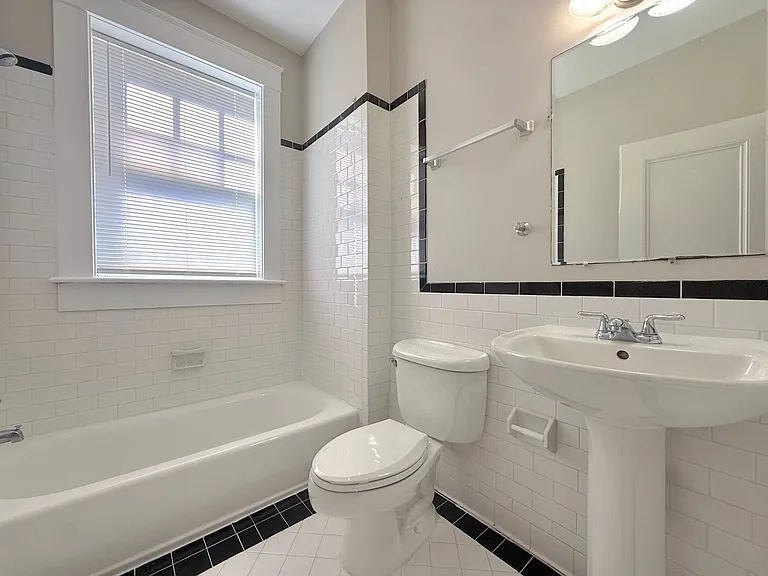 Katherine Court Apartments — Photo 18