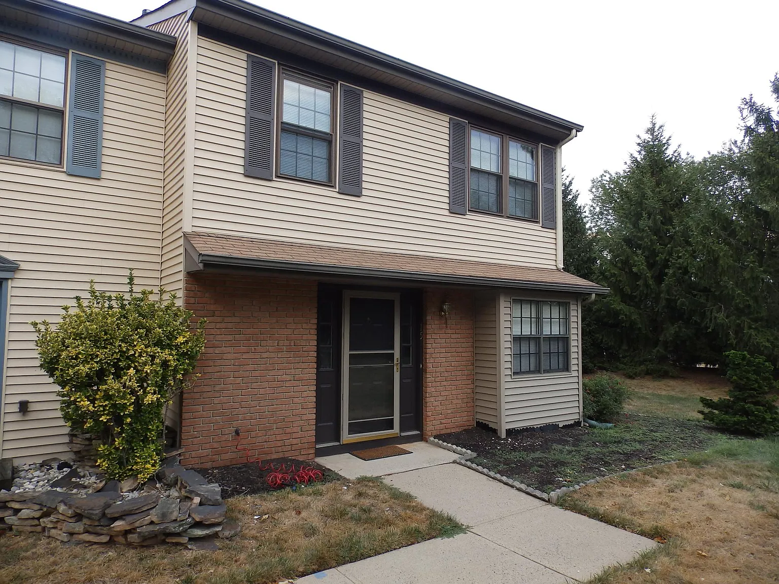 15 Exeter Ct photo 1