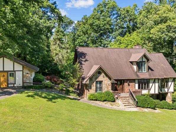 1056 Topside Dr, Sevierville, TN 37862
