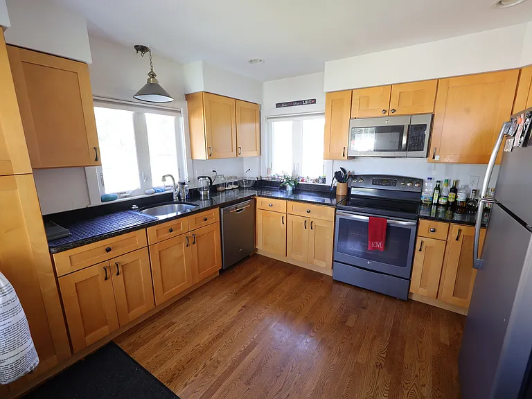 24 Pine Hill Ave #2 — Photo 9
