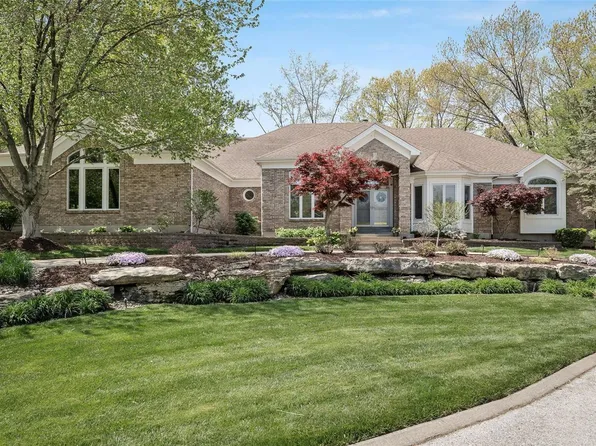 719 High Hill Ct, Lake Saint Louis, MO 63367