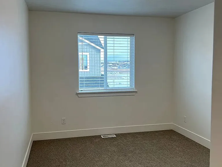 651 S 2400 W #1104 — Photo 17