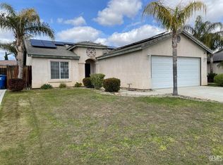 330 Fern Meadow Dr, Bakersfield, CA 93308