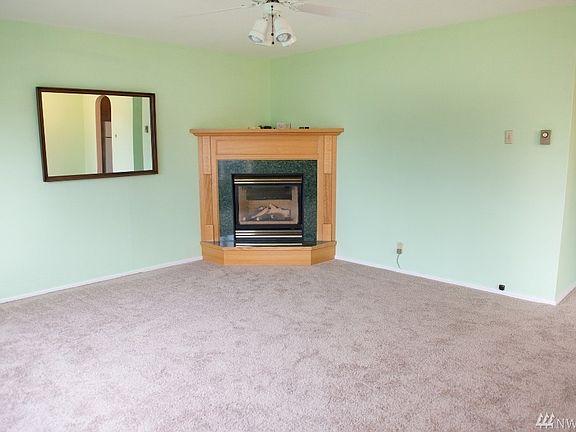 5th image of 409 Chenault Ave