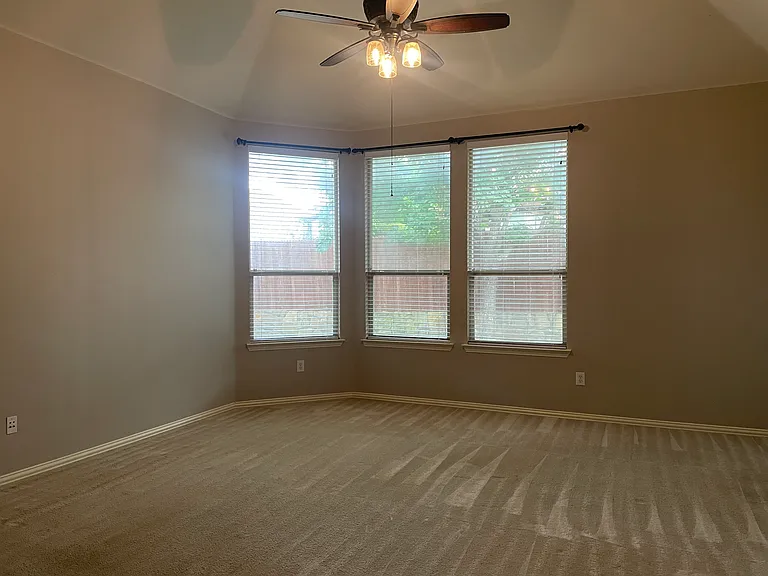 660 Payton Way — Photo 33
