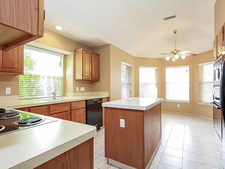 2235 Stillwater Dr — Photo 6