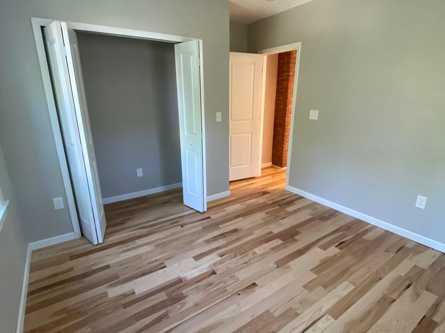 2 bed, 1000 sqft, $1,400 — Photo 4