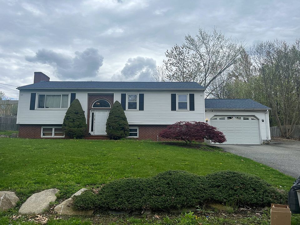 1st image of 9 Lee Ann Dr