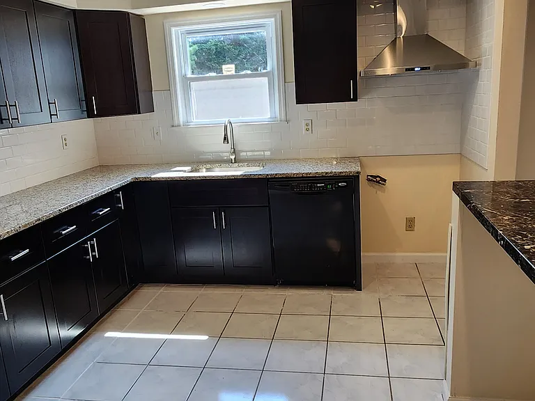 5203 Hana Rd — Photo 26