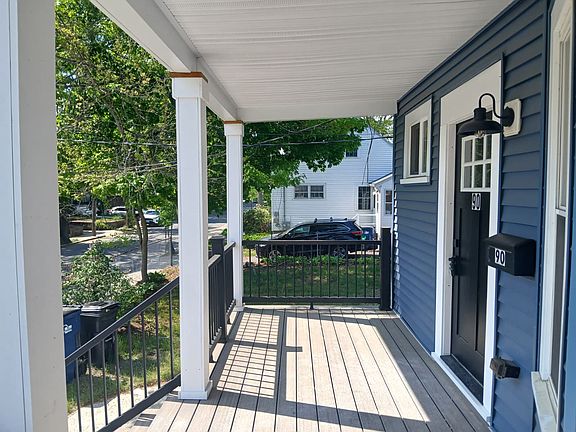 4th image of 90 Edgemere Rd