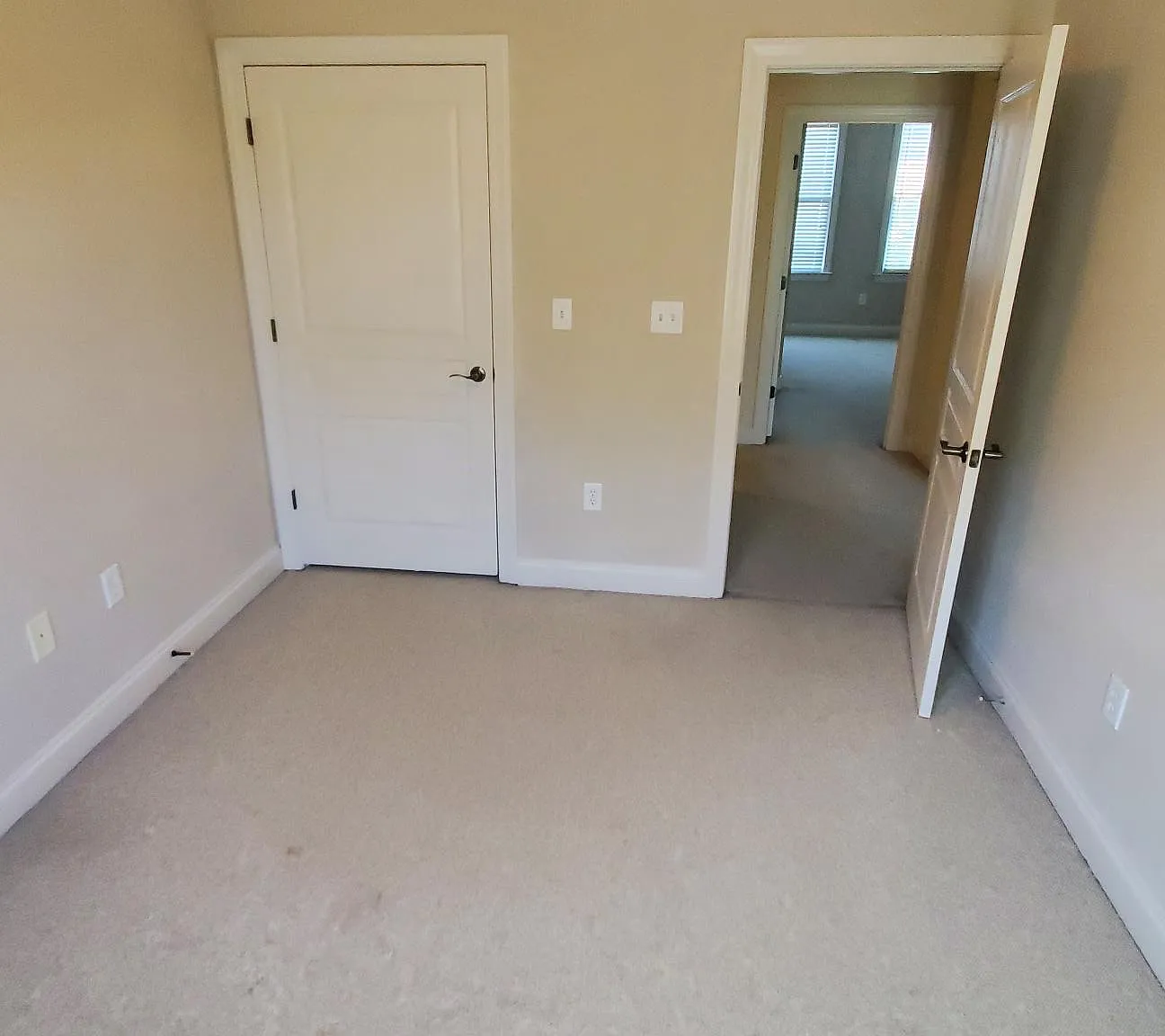3 bed, 2.5 bath, 1750 sqft, $2,200 — Photo 2