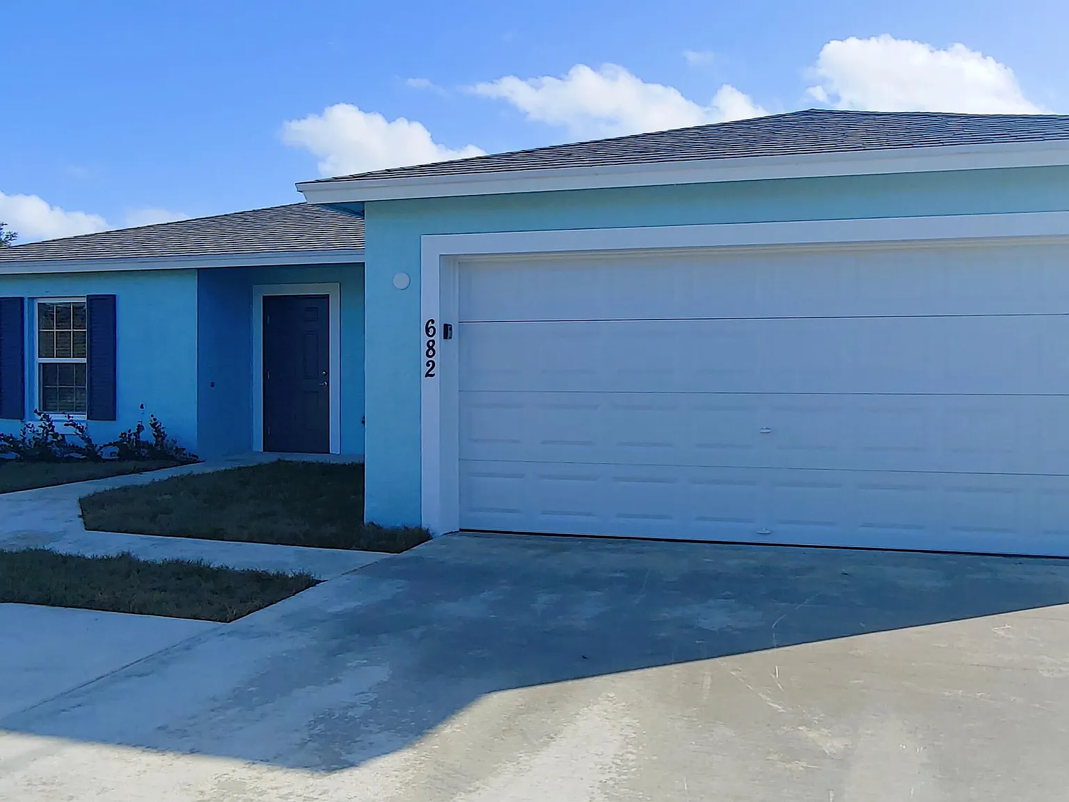 3 bed, 2.0 bath, 1336 sqft, $2,400 — Photo 2
