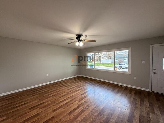 4th image of 325 Lahonda Dr