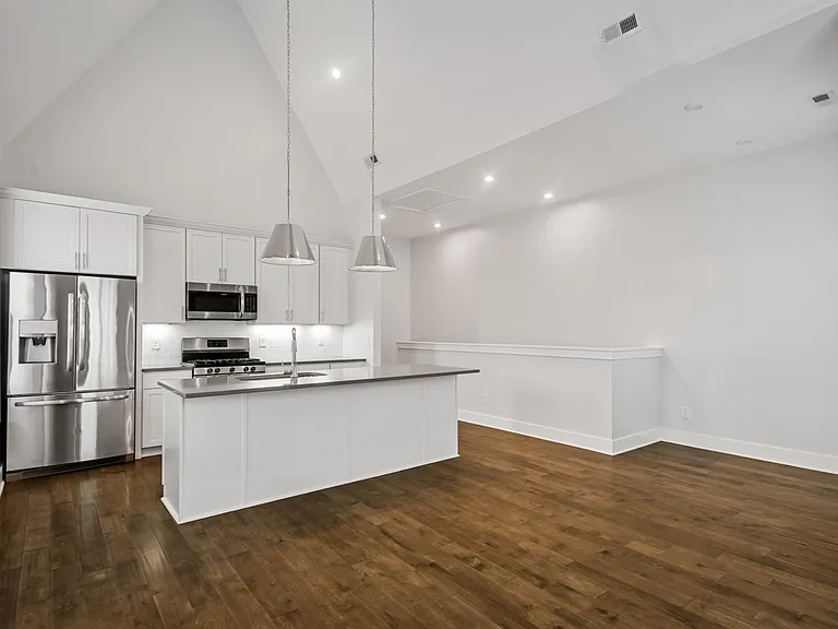 700 James Ave #19 — Photo 10