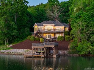 950 Cannons Ferry Rd, Bracey, VA 23919