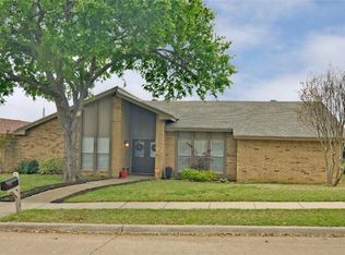 1730 Southampton Dr, Carrollton, TX 75007