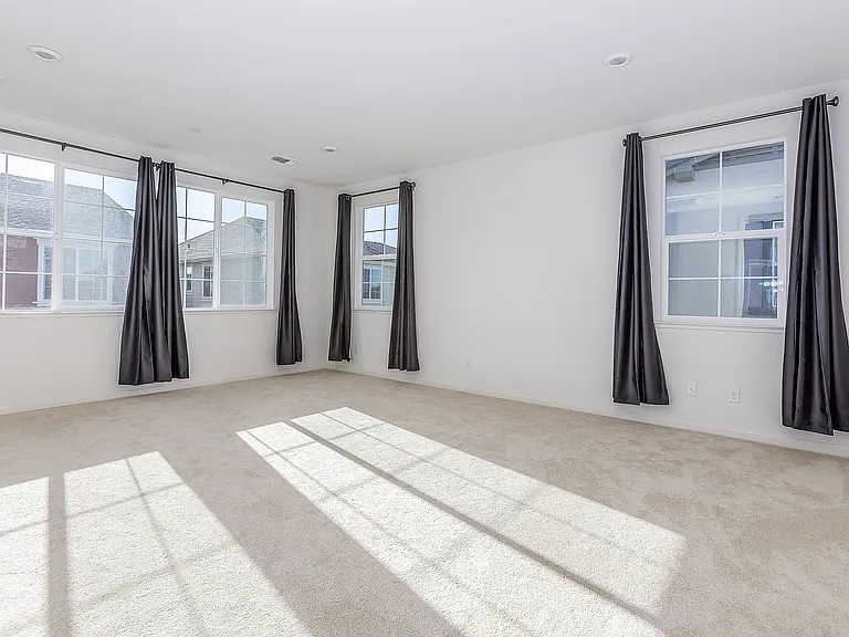 33509 Mustang St — Photo 17