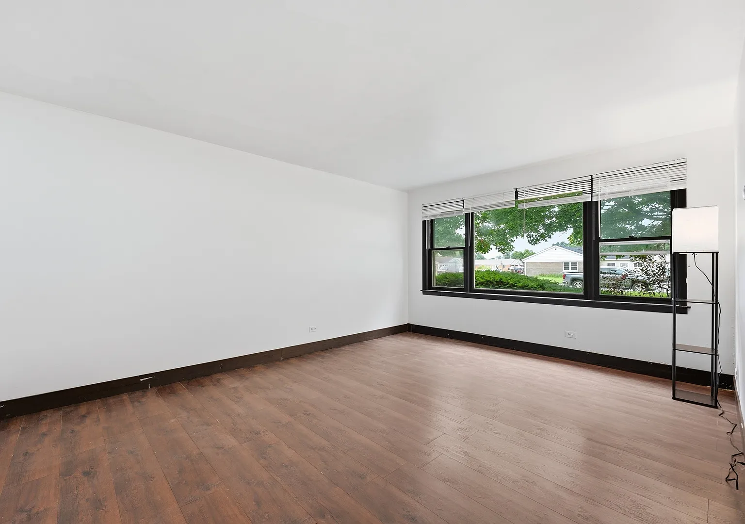 1 bed, 725 sqft, $1,250 — Photo 2