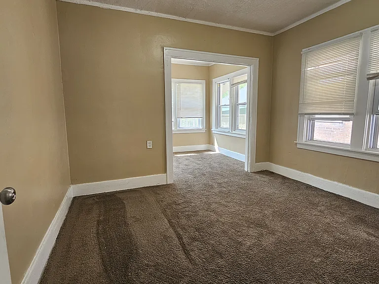 2979 Glendale St — Photo 4