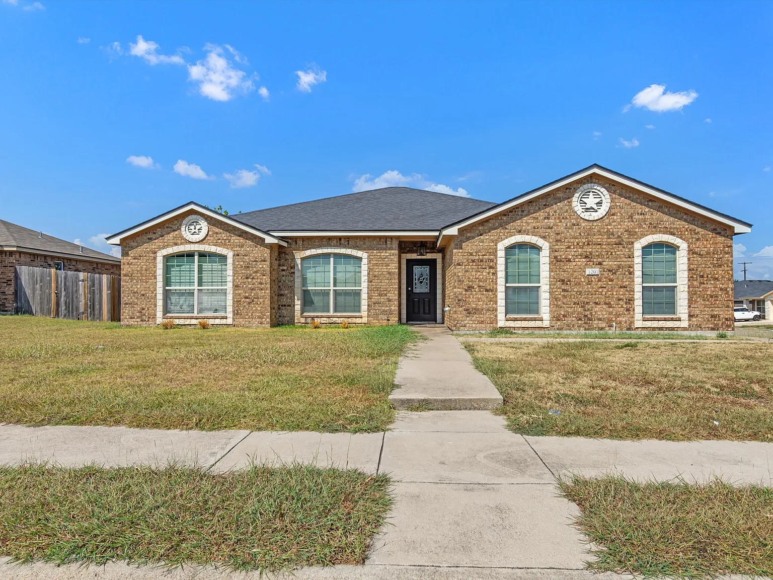 4 bed, 1858 sqft, $1,800 — Photo 1