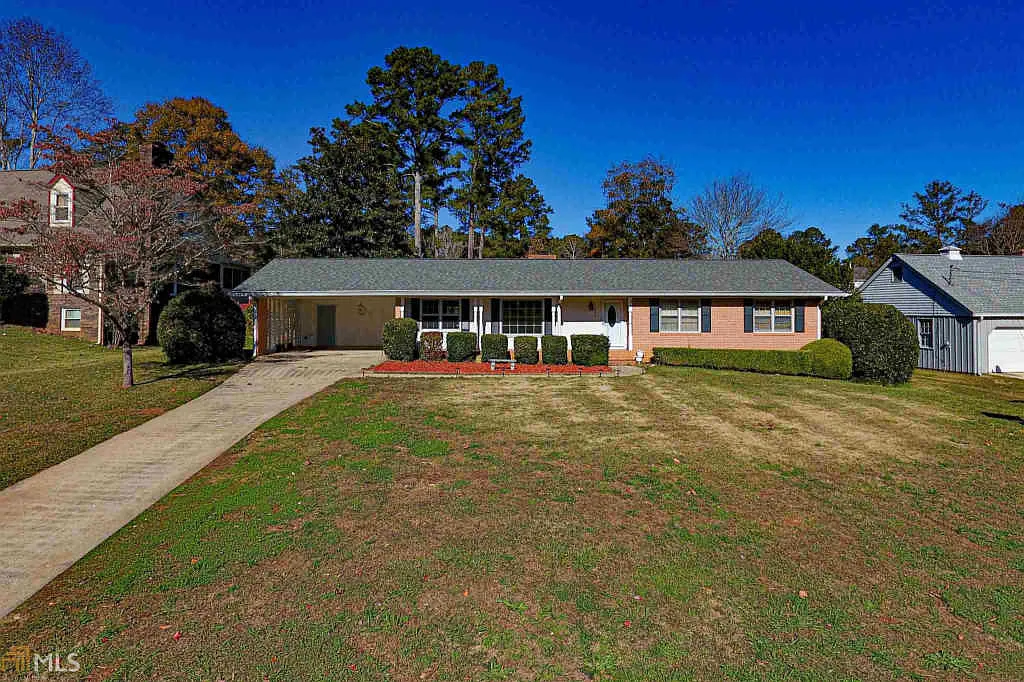 223 Larcom Ln photo 1