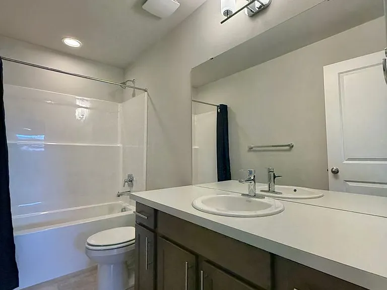 5738 Hawks Landing Pl NE — Photo 9