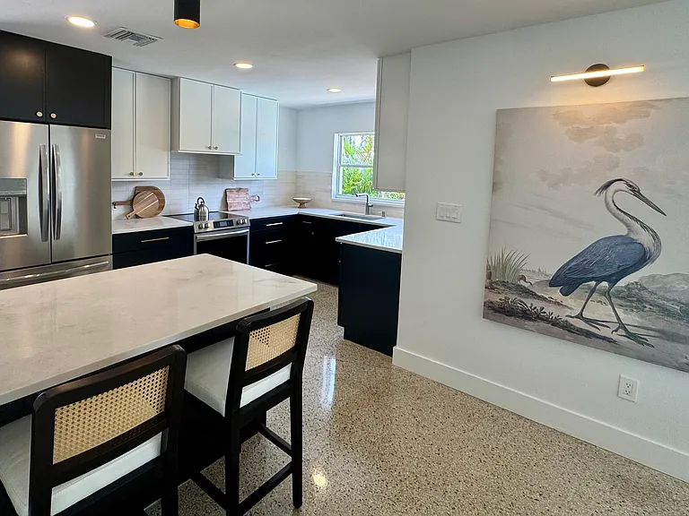 638 Geneva Pl — Photo 6
