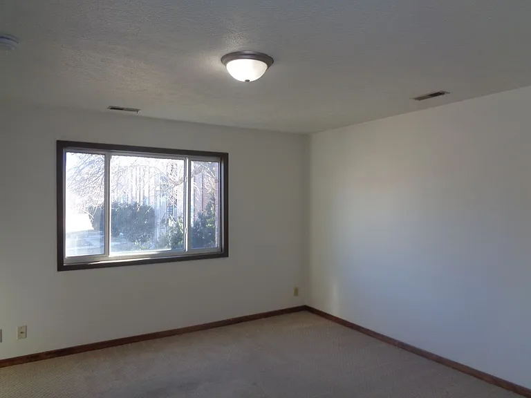5519 S 31st St #5 — Photo 3