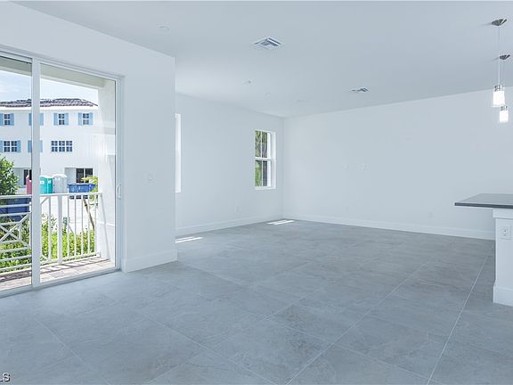 4th image of 5865 Shell Cove Dr #104