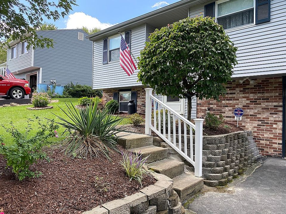 2nd image of 216 Wren Dr