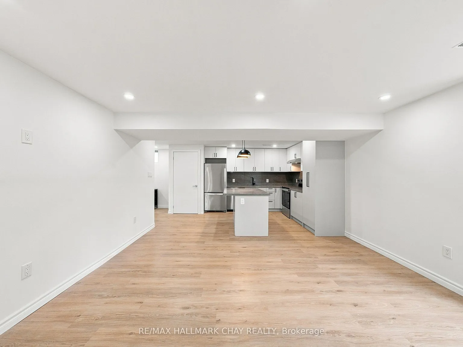 3 bed, $2,000 — Photo 4