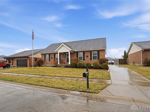 3rd image of 3942 Harris Ln