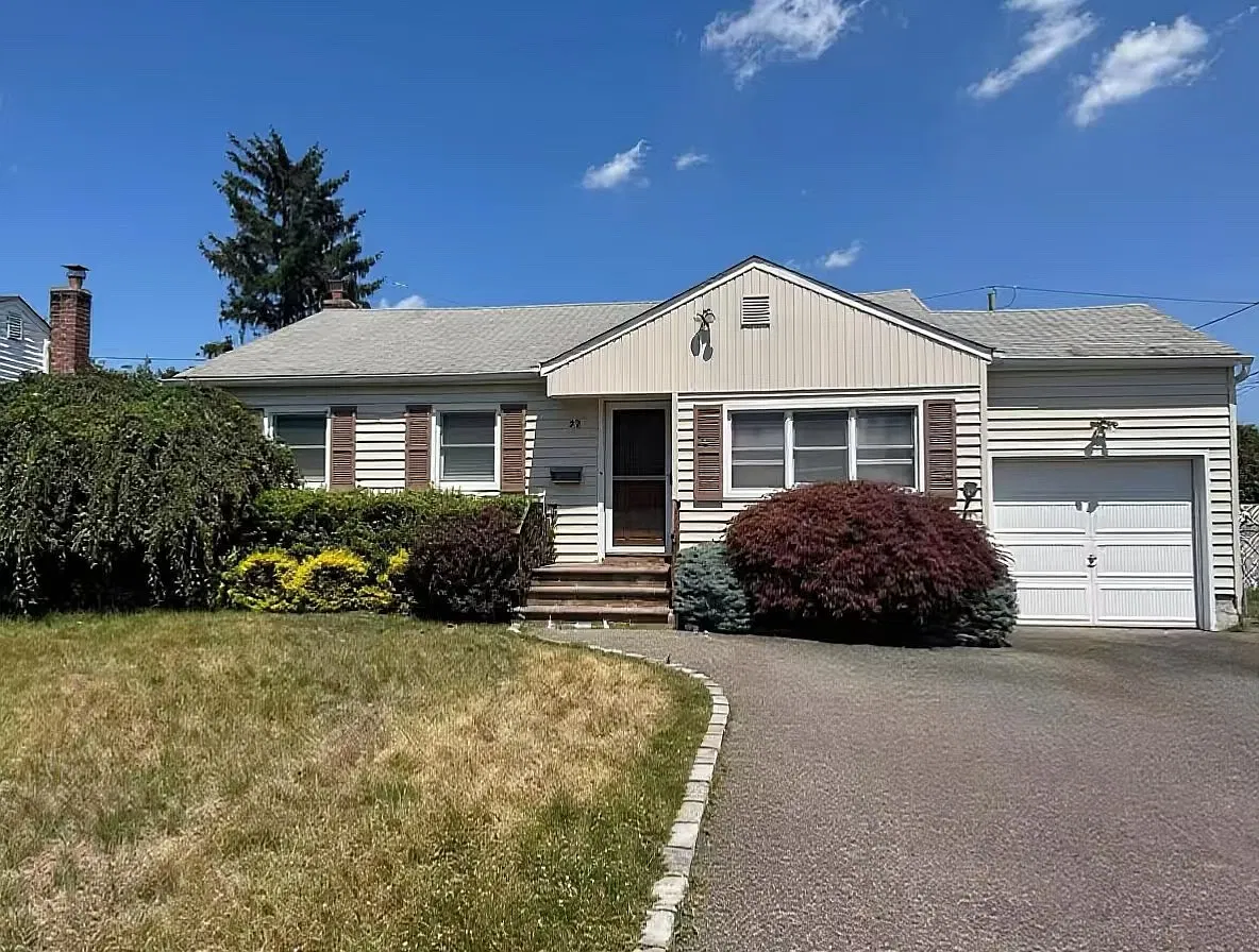 3 bed, 1292 sqft, $4,350 — Photo 1