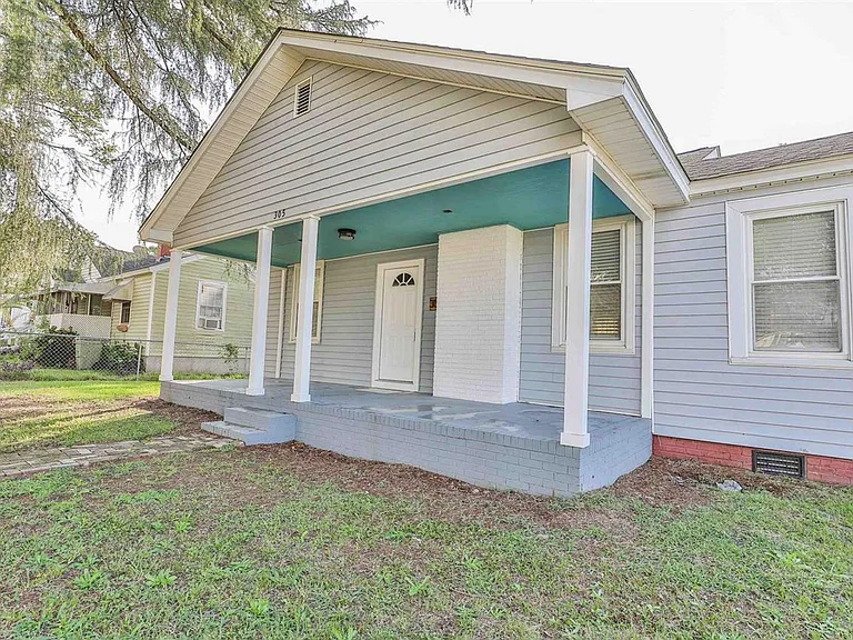305 Virginia St — Photo 1