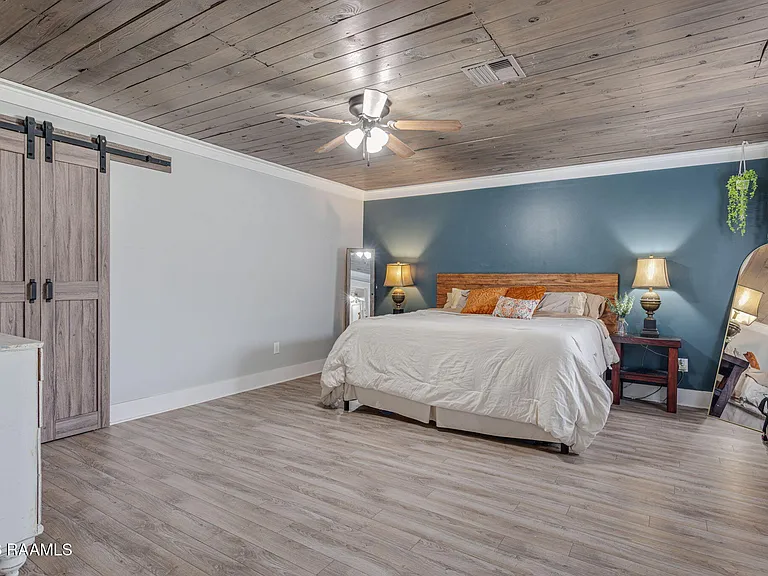 610 E Demanade Dr — Photo 19