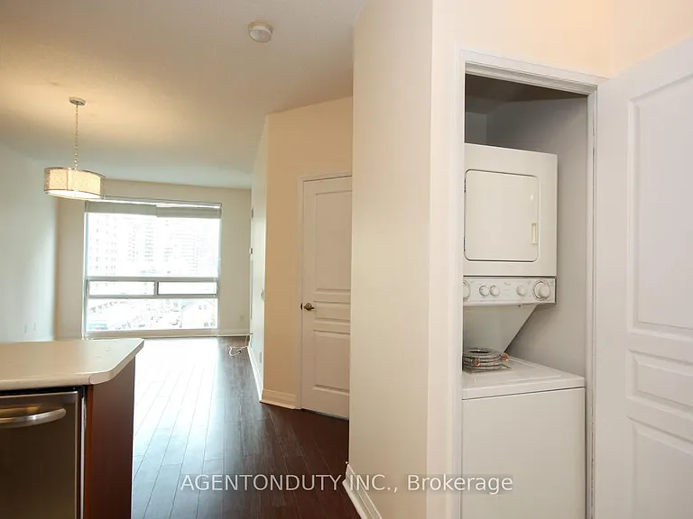1121 Bay St #708 — Photo 6
