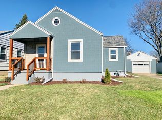 821 Saint Vincents Ave, Peru, IL 61354