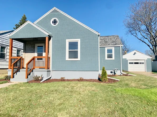 821 Saint Vincents Ave, Peru, IL 61354