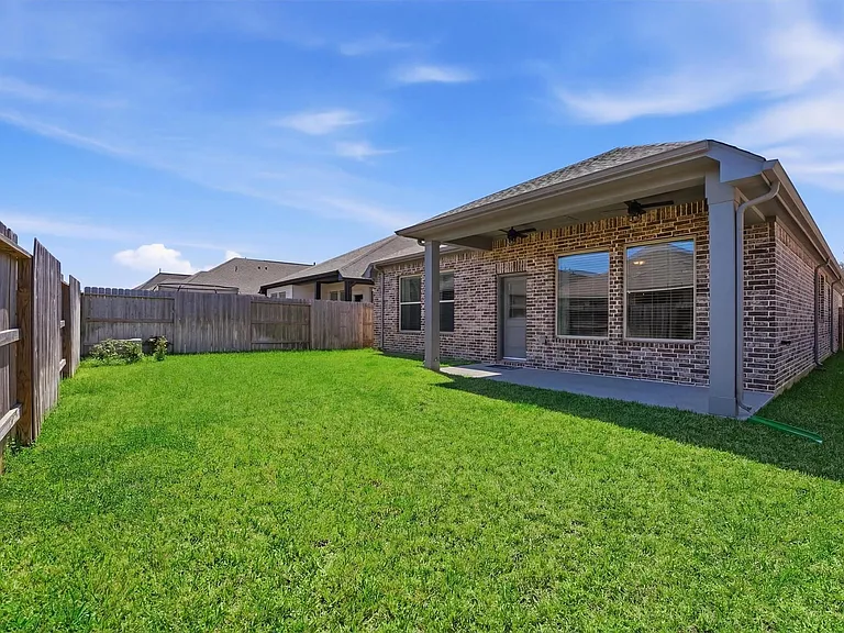 1338 Lakeside Creek Rd — Photo 28