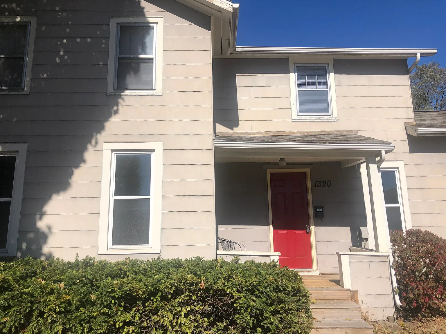 3 bed, $1,500 — Photo 1