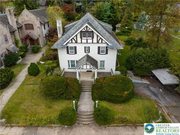 426 S 2nd St, Bangor, PA 18013